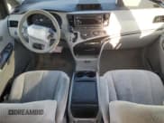 ✅ 2011 Toyota Sienna LE • VIN: 5TDKK3DC8BS012048 • Lot: 90010035. Wystawiony na Copart z przebiegiem Nie podano. Bezpłatny archiwum sprzedaży aukcyjnych z USA i szczegółowy raport historii pojazdu na DreamBid. Zdjęcie 8.