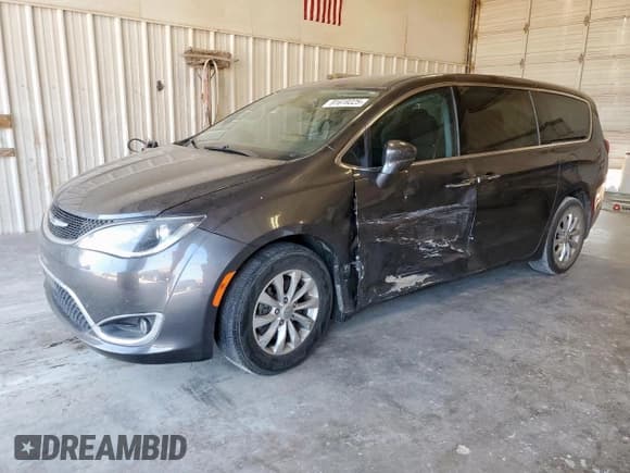 ✅ 2018 Chrysler Pacifica Touring Plus • VIN: 2C4RC1FG4JR280215 • Lot: 81619325. Listed on Copart with 114,518 mi. Free auction sales archive from the USA and detailed vehicle history report at DreamBid. Image 1.
