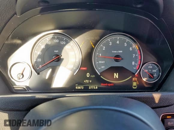 ✅ 2015 BMW M4 • VIN: WBS3R9C50FK330774 • Lot: 85336025. Listed on Copart with 93,872 mi. Free auction sales archive from the USA and detailed vehicle history report at DreamBid. Image 9.