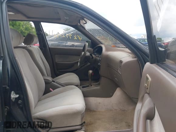 ✅ 1995 Toyota Camry LE • VIN: 4T1SK12E6SU532880 • Lot: 42992191. Wystawiony na IAAI z przebiegiem 210 562 mil. Bezpłatny archiwum sprzedaży aukcyjnych z USA i szczegółowy raport historii pojazdu na DreamBid. Zdjęcie 5.