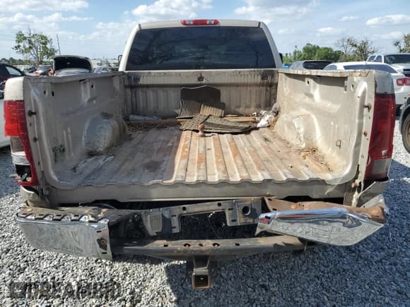 ✅ 2007 GMC Sierra 2500HD SLE1 • VIN: 1GTHK29K87E546264 • Лот: 50821075. Опубликован ранее на Copart с пробегом 200 002 миль. Бесплатный доступ к архиву аукционных продаж из США и подробный отчёт об истории автомобиля на DreamBid. Изображение 6.