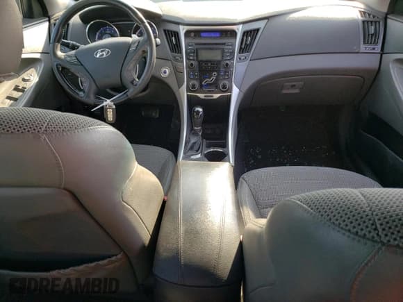 ✅ 2012 Hyundai Sonata Limited • VIN: 5NPEC4AB5CH425693 • Лот: 70068274. Опубликован ранее на Copart с пробегом 203 649 миль. Бесплатный доступ к архиву аукционных продаж из США и подробный отчёт об истории автомобиля на DreamBid. Изображение 8.