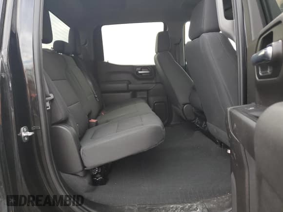 ✅ 2021 Chevrolet Silverado 1500 Custom • VIN: 3GCPYBEK1MG411552 • Lot: 79012514. Wystawiony na Copart z przebiegiem 85 944 mil. Bezpłatny archiwum sprzedaży aukcyjnych z USA i szczegółowy raport historii pojazdu na DreamBid. Zdjęcie 10.