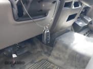 ✅ 2017 Ford F-250 XL • VIN: 1FDBF2A64HEC99847 • Lot: 41982748. Wystawiony na IAAI z przebiegiem 88 368 mil. Bezpłatny archiwum sprzedaży aukcyjnych z USA i szczegółowy raport historii pojazdu na DreamBid. Zdjęcie 11.