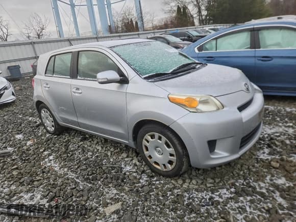 ✅ 2010 Scion xD • VIN: JTKKU4B40A1006812 • Lot: 95723575. Listed on Copart with 254,027 mi. Free auction sales archive from the USA and detailed vehicle history report at DreamBid. Image 4.