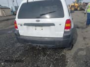 ✅ 2006 Ford Escape XLT • VIN: 1FMYU93196KC05308 • Lot: 43554704. Wystawiony na IAAI z przebiegiem 219 440 mil. Bezpłatny archiwum sprzedaży aukcyjnych z USA i szczegółowy raport historii pojazdu na DreamBid. Zdjęcie 6.