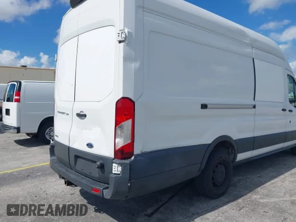 ✅ 2018 Ford Transit Cargo • VIN: 1FTBW3XG0JKA74049 • Лот: 42970084. Опубликован ранее на IAAI с пробегом 79 455 миль. Бесплатный доступ к архиву аукционных продаж из США и подробный отчёт об истории автомобиля на DreamBid. Изображение 6.