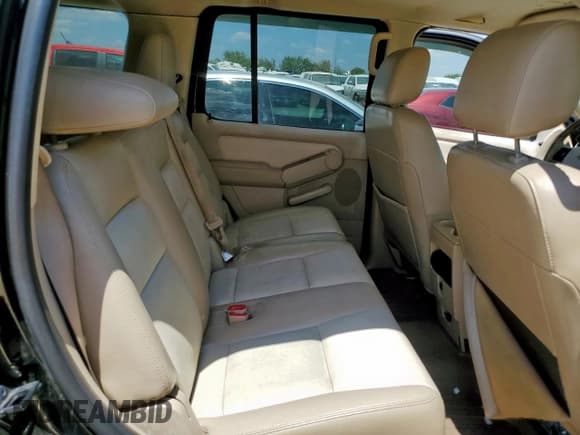 ✅ 2006 Ford Explorer Eddie Bauer • VIN: 1FMEU64E56UB68359 • Лот: 70301045. Опубликован ранее на Copart с пробегом 175 692 миль. Бесплатный доступ к архиву аукционных продаж из США и подробный отчёт об истории автомобиля на DreamBid. Изображение 11.