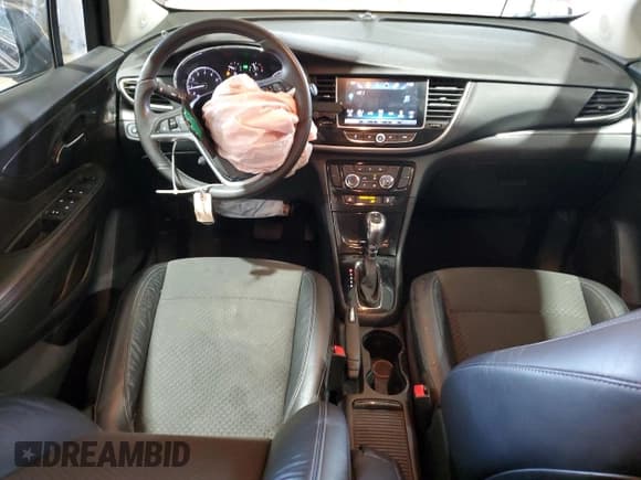 ✅ 2017 Buick Encore Preferred • VIN: KL4CJESB5HB116875 • Lot: 70895055. Wystawiony na Copart z przebiegiem 74 601 mil. Bezpłatny archiwum sprzedaży aukcyjnych z USA i szczegółowy raport historii pojazdu na DreamBid. Zdjęcie 8.