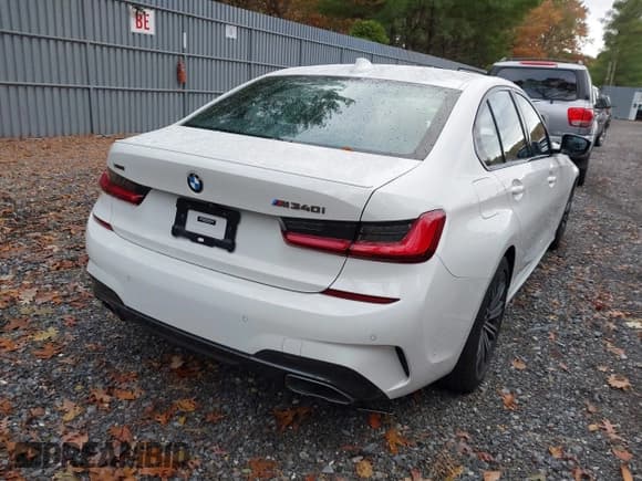 ✅ 2020 BMW 3 Series M340i xDrive • VIN: WBA5U9C01LFH09483 • Lot: 43579055. Wystawiony na IAAI z przebiegiem 26 564 mil. Bezpłatny archiwum sprzedaży aukcyjnych z USA i szczegółowy raport historii pojazdu na DreamBid. Zdjęcie 4.