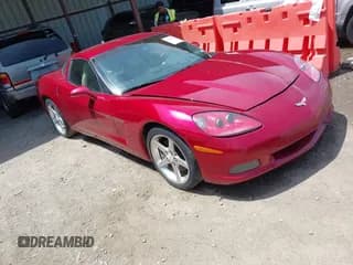 ✅ 2005 Chevrolet Corvette • VIN: 1G1YY24UX55101618 • Lot: 42269693. Wystawiony na IAAI z przebiegiem 133 174 mil. Bezpłatny archiwum sprzedaży aukcyjnych z USA i szczegółowy raport historii pojazdu na DreamBid. Zdjęcie 1.