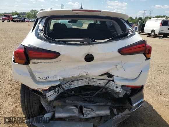 ✅ 2021 Buick Encore GX Essence • VIN: KL4MMGSL6MB037273 • Лот: 63119575. Опубликован ранее на Copart с пробегом 23 780 миль. Бесплатный доступ к архиву аукционных продаж из США и подробный отчёт об истории автомобиля на DreamBid. Изображение 6.