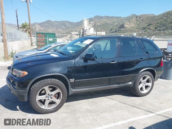 ✅ 2004 BMW X5 4.8is • VIN: 5UXFA93554LE81260 • Лот: 42068436. Опубликован ранее на IAAI с пробегом 101 286 миль. Бесплатный доступ к архиву аукционных продаж из США и подробный отчёт об истории автомобиля на DreamBid. Изображение 14.