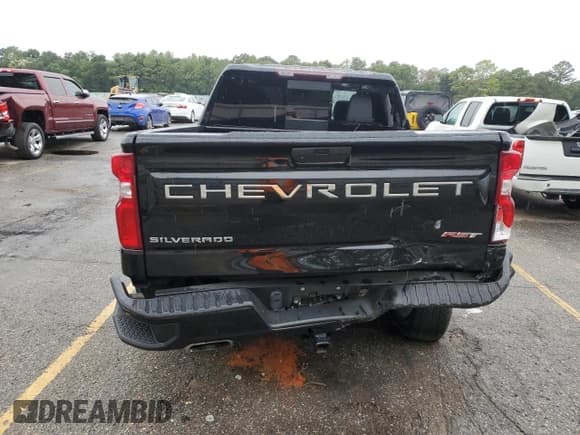 ✅ 2020 Chevrolet Silverado 1500 RST • VIN: 3GCUYEED3LG414120 • Lot: 71145924. Wystawiony na Copart z przebiegiem 59 740 mil. Bezpłatny archiwum sprzedaży aukcyjnych z USA i szczegółowy raport historii pojazdu na DreamBid. Zdjęcie 6.