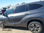 ✅ 2021 Toyota Highlander Hybrid XLE • VIN: 5TDGBRCH8MS044877 • Lot: 43581802. Listed on IAAI with 86,968 mi. Free auction sales archive from the USA and detailed vehicle history report at DreamBid. Image 14.