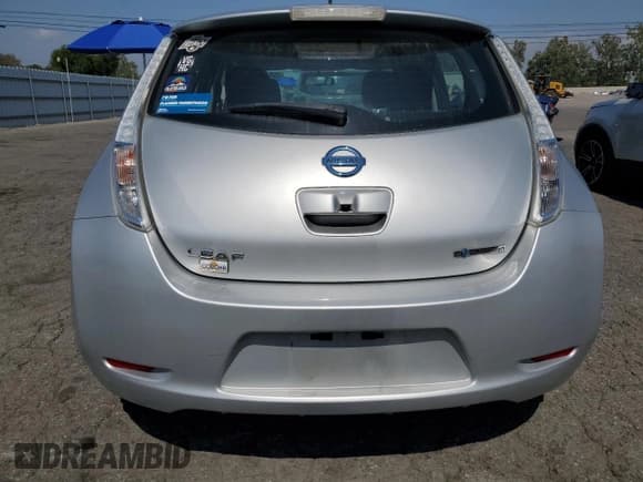 ✅ 2015 Nissan LEAF S • VIN: 1N4AZ0CP2FC303068 • Lot: 55519835. Listed on Copart with 93,618 mi. Free auction sales archive from the USA and detailed vehicle history report at DreamBid. Image 6.