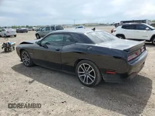 ✅ 2020 Dodge Challenger R/T • VIN: 2C3CDZBT7LH236825 • Lot: 47564894. Wystawiony na Copart z przebiegiem 23 676 mil. Bezpłatny archiwum sprzedaży aukcyjnych z USA i szczegółowy raport historii pojazdu na DreamBid. Zdjęcie 2.