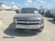 ✅ 2007 Chevrolet Silverado 1500 1LT • VIN: 2GCEC13J371676450 • Lot: 43393972. Wystawiony na IAAI z przebiegiem 313 790 mil. Bezpłatny archiwum sprzedaży aukcyjnych z USA i szczegółowy raport historii pojazdu na DreamBid. Zdjęcie 12.