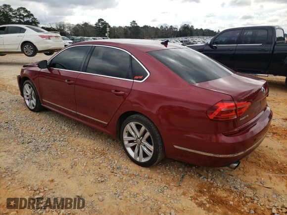 ✅ 2016 Volkswagen Passat SEL Premium • VIN: 1VWCS7A30GC043767 • Лот: 46787775. Опубликован ранее на Copart с пробегом 142 792 миль. Бесплатный доступ к архиву аукционных продаж из США и подробный отчёт об истории автомобиля на DreamBid. Изображение 2.