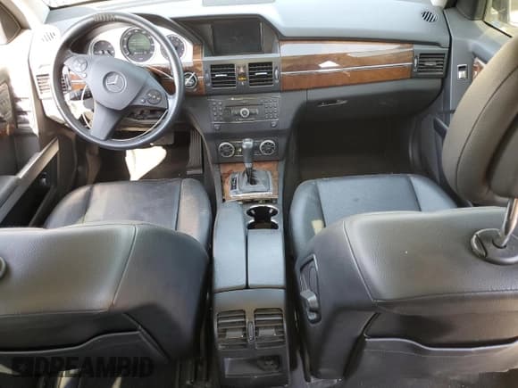 ✅ 2012 Mercedes-Benz GLK 350 • VIN: WDCGG5GB2CF809221 • Lot: 82677765. Listed on Copart with 92,402 mi. Free auction sales archive from the USA and detailed vehicle history report at DreamBid. Image 8.
