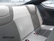 ✅ 2013 Hyundai Genesis Coupe 2.0T • VIN: KMHHT6KD0DU091858 • Lot: 42923154. Wystawiony na IAAI z przebiegiem 128 246 mil. Bezpłatny archiwum sprzedaży aukcyjnych z USA i szczegółowy raport historii pojazdu na DreamBid. Zdjęcie 8.