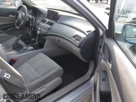 ✅ 2010 Honda Accord LX-P • VIN: 1HGCP2F43AA035918 • Lot: 43713299. Listed on IAAI with 160,177 mi. Free auction sales archive from the USA and detailed vehicle history report at DreamBid. Image 5.