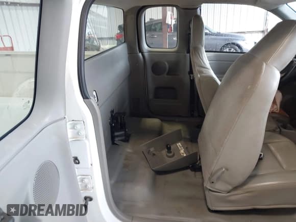 ✅ 2005 Chevrolet Colorado Fleet Z85 • VIN: 1GCCS196258201184 • Лот: 43391538. Опубликован ранее на IAAI с пробегом 194 105 миль. Бесплатный доступ к архиву аукционных продаж из США и подробный отчёт об истории автомобиля на DreamBid. Изображение 8.