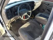 ✅ 2006 GMC Sierra 1500 Work Truck • VIN: 1GTEC14V36Z120890 • Лот: 88121635. Опубликован ранее на Copart с пробегом 194 591 миль. Бесплатный доступ к архиву аукционных продаж из США и подробный отчёт об истории автомобиля на DreamBid. Изображение 8.