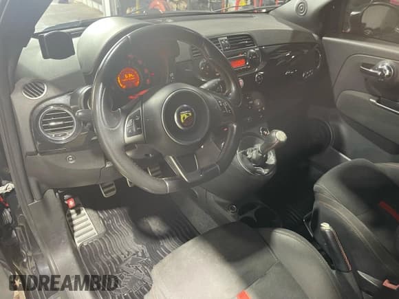✅ 2013 FIAT 500 Abarth • VIN: 3C3CFFFH9DT664970 • Лот: 71371395. Опубликован ранее на Copart с пробегом 121 686 миль. Бесплатный доступ к архиву аукционных продаж из США и подробный отчёт об истории автомобиля на DreamBid. Изображение 9.