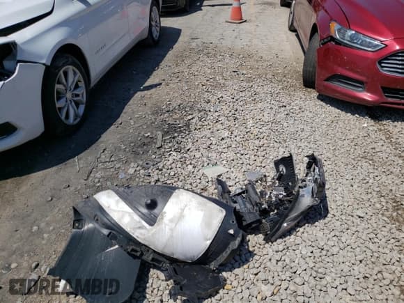 ✅ 2021 Hyundai Santa Fe SEL • VIN: 5NMS6DAJ0MH348943 • Lot: 55495083. Wystawiony na Copart z przebiegiem 19 937 mil. Bezpłatny archiwum sprzedaży aukcyjnych z USA i szczegółowy raport historii pojazdu na DreamBid. Zdjęcie 13.