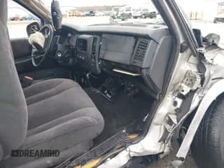 ✅ 2001 Dodge Dakota Sport • VIN: 1B7GG22N61S260178 • Lot: 41033073. Wystawiony na IAAI z przebiegiem Nie podano. Bezpłatny archiwum sprzedaży aukcyjnych z USA i szczegółowy raport historii pojazdu na DreamBid. Zdjęcie 5.