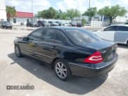 ✅ 2007 Mercedes-Benz C 280 Luxury • VIN: WDBRF92HX7F930801 • Lot: 41957015. Wystawiony na IAAI z przebiegiem 117 960 mil. Bezpłatny archiwum sprzedaży aukcyjnych z USA i szczegółowy raport historii pojazdu na DreamBid. Zdjęcie 3.