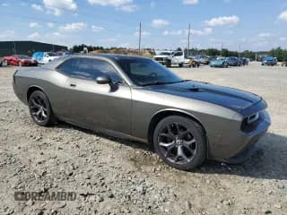 ✅ 2010 Dodge Challenger SE • VIN: 2B3CJ4DVXAH229761 • Lot: 75243894. Wystawiony na Copart z przebiegiem 187 610 mil. Bezpłatny archiwum sprzedaży aukcyjnych z USA i szczegółowy raport historii pojazdu na DreamBid. Zdjęcie 4.