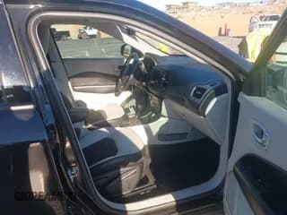 ✅ 2018 Jeep Compass Latitude • VIN: 3C4NJCBB9JT500309 • Лот: 43635319. Опубликован ранее на IAAI с пробегом 98 119 миль. Бесплатный доступ к архиву аукционных продаж из США и подробный отчёт об истории автомобиля на DreamBid. Изображение 5.