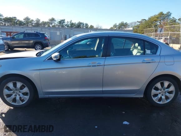 ✅ 2010 Honda Accord EX-L • VIN: 1HGCP2F88AA001914 • Lot: 43737701. Wystawiony na IAAI z przebiegiem 130 177 mil. Bezpłatny archiwum sprzedaży aukcyjnych z USA i szczegółowy raport historii pojazdu na DreamBid. Zdjęcie 14.