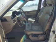 ✅ 1998 Volvo V90 • VIN: YV1KW9602W1045893 • Lot: 77673814. Wystawiony na Copart z przebiegiem 199 932 mil. Bezpłatny archiwum sprzedaży aukcyjnych z USA i szczegółowy raport historii pojazdu na DreamBid. Zdjęcie 7.