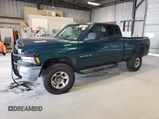 1998 Dodge 1500 с VIN 3B7HF13Z1WG221063, выставлен на аукционе Copart как лот 68838034 с пробегом 148 783 миль миль и Списание • Salvage title. История ставок и продаж доступна на DreamBid. Изображение 1.