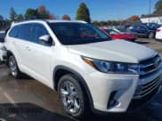 ✅ 2017 Toyota Highlander Limited Platinum • VIN: 5TDYZRFH5HS218017 • Lot: 43569903. Listed on IAAI with 221,162 mi. Free auction sales archive from the USA and detailed vehicle history report at DreamBid. Image 14.