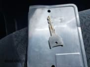 ✅ 2001 Isuzu Rodeo S • VIN: 4S2CK58W614329085 • Лот: 42303013. Опубликован ранее на IAAI с пробегом 171 933 миль. Бесплатный доступ к архиву аукционных продаж из США и подробный отчёт об истории автомобиля на DreamBid. Изображение 11.