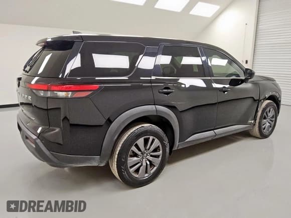 ✅ 2023 Nissan Pathfinder S • VIN: 5N1DR3AC0PC243376 • Lot: 80698465. Wystawiony na Copart z przebiegiem 72 851 mil. Bezpłatny archiwum sprzedaży aukcyjnych z USA i szczegółowy raport historii pojazdu na DreamBid. Zdjęcie 3.