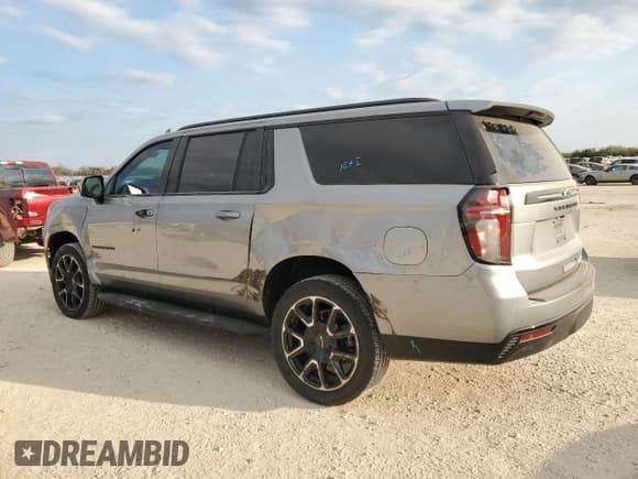 ✅ 2023 Chevrolet Suburban RST • VIN: 1GNSCEKD9PR556589 • Lot: 76045104. Wystawiony na Copart z przebiegiem 7 411 mil. Bezpłatny archiwum sprzedaży aukcyjnych z USA i szczegółowy raport historii pojazdu na DreamBid. Zdjęcie 2.