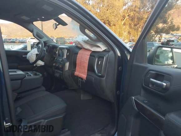 ✅ 2020 Chevrolet Silverado 1500 RST • VIN: 3GCUYEED5LG116216 • Лот: 43745706. Опубликован ранее на IAAI с пробегом 47 222 миль. Бесплатный доступ к архиву аукционных продаж из США и подробный отчёт об истории автомобиля на DreamBid. Изображение 5.