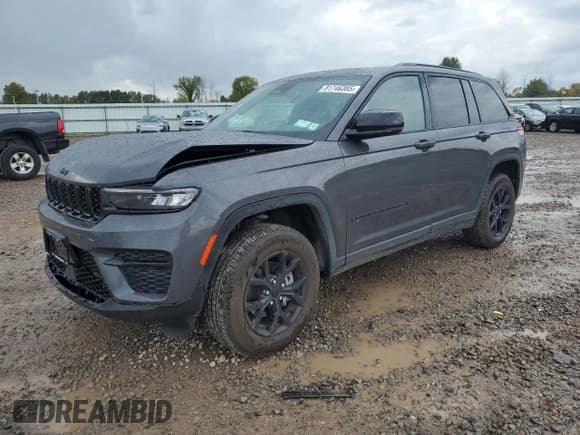 ✅ 2024 Jeep Grand Cherokee Altitude X • VIN: 1C4RJHAG4RC205752 • Lot: 81746385. Wystawiony na Copart z przebiegiem 8 896 mil. Bezpłatny archiwum sprzedaży aukcyjnych z USA i szczegółowy raport historii pojazdu na DreamBid. Zdjęcie 1.