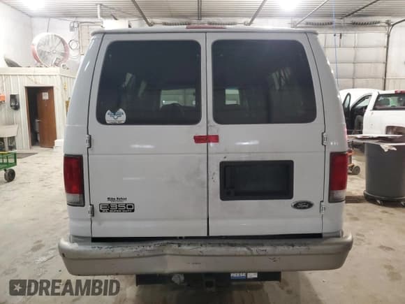 ✅ 1999 Ford Econoline Passenger XL • VIN: 1FBSS31L6XHA03014 • Lot: 88912295. Wystawiony na Copart z przebiegiem 107 472 mil. Bezpłatny archiwum sprzedaży aukcyjnych z USA i szczegółowy raport historii pojazdu na DreamBid. Zdjęcie 6.