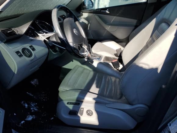 ✅ 2006 Volkswagen Passat 3.6L V6 • VIN: WVWCU73C86P128597 • Lot: 86707724. Listed on Copart with 140,698 mi. Free auction sales archive from the USA and detailed vehicle history report at DreamBid. Image 7.