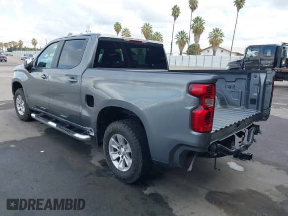 2021 Chevrolet Silverado 1500 LT z VIN 3GCPWCED4MG449497, wystawiony jako IAAI lot #43454954 z przebiegiem 70 702 mil mil oraz . Historia ofert i sprzedaży dostępna na DreamBid. Obrazek 3.