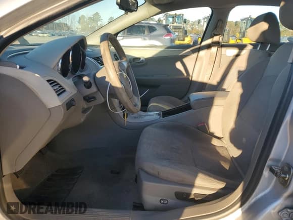 ✅ 2012 Chevrolet Malibu 1LS • VIN: 1G1ZB5E08CF117231 • Lot: 83693924. Listed on Copart with 107,992 mi. Free auction sales archive from the USA and detailed vehicle history report at DreamBid. Image 7.