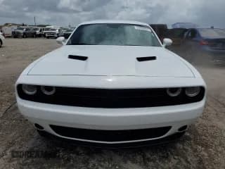 ✅ 2019 Dodge Challenger SXT • VIN: 2C3CDZAG8KH605338 • Lot: 59953604. Wystawiony na Copart z przebiegiem 50 884 mil. Bezpłatny archiwum sprzedaży aukcyjnych z USA i szczegółowy raport historii pojazdu na DreamBid. Zdjęcie 5.