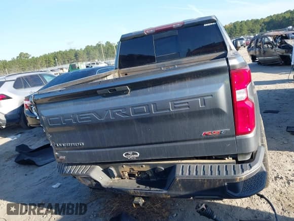 ✅ 2019 Chevrolet Silverado 1500 RST • VIN: 1GCUYEEDXKZ348261 • Lot: 43297200. Wystawiony na IAAI z przebiegiem 69 959 mil. Bezpłatny archiwum sprzedaży aukcyjnych z USA i szczegółowy raport historii pojazdu na DreamBid. Zdjęcie 16.
