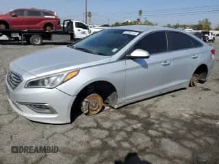 2015 Hyundai Sonata SE с VIN 5NPE24AF5FH156055, выставлен на аукционе Copart как лот 82364145 с пробегом 112 411 миль миль и Списание • Salvage title. История ставок и продаж доступна на DreamBid. Изображение 1.